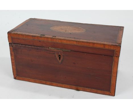 George III mahogany tea caddy, the lid with marquetry inlay, opening to reveal three interior compartments, 30.5cm wide