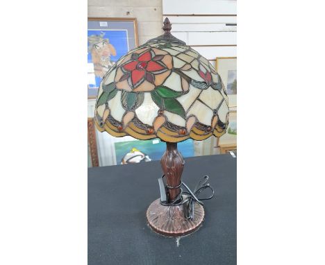 Good quality Tiffany style table lamp 