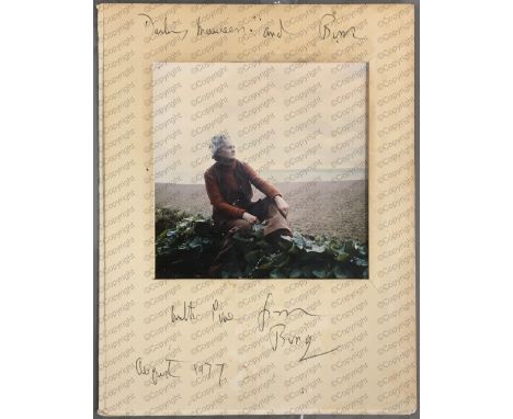 Daphne du Maurier: (1907-1989) British Author, signed colour photograph of Daphne, signed in black ballpoint pen, 'Bing', alo