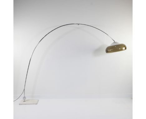 Large vintage floor lamp with adjustable curved arm in chromed metal, fitted with a semi-circular shade in glossy plastic wit