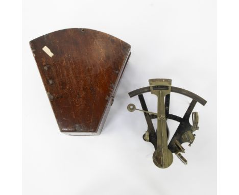 Antique brass sextant, ca. 1900, sold by James Murray, Calcutta, with protractor and original lenses, in accompanying wooden 