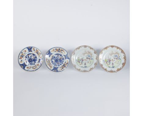 2 Chinese Imari plates, circa 1700–1850 and 2 famille rose plates, Qianlong 18th century2 Chinese Imari borden, circa 1700–18
