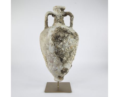 Antique Roman wine amphora type 'Gauloise’ 4 or ‘Pélichet 47', manufactured in Forlimpopoli, 2nd century ADAntieke Romeinse w