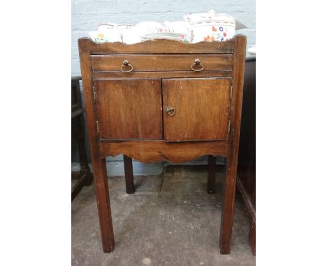 A George III style mahogany tray top night commode, early 20th century, with single drawer above a cupboard, 50cm wide.