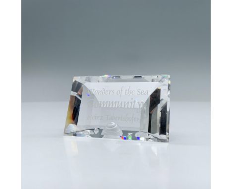 Rectangular plaque to display for 2007 annual edition piece. This item has its original box. Box measures: 4.75"H x 3.25" dia