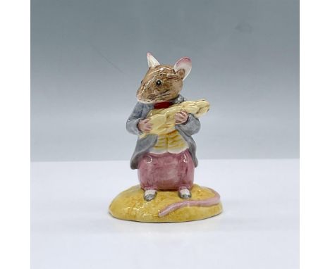 Glossy porcelain Johnny Town mouse Eating Corn figurine. Features a mouse holding a corn on the cob. Beswick, Royal Doulton a