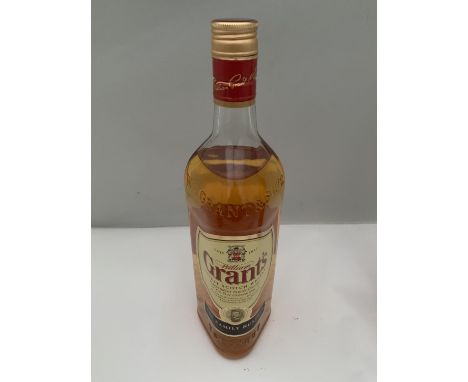 A 1 LITRE BOTTLE OF GRANTS FINEST SCOTCH WHISKY FAMILY RESERVE 