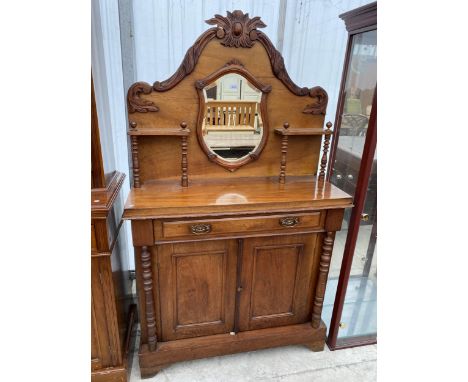 A VICTORIAN WALNUT CHIFFONIER WITH CARVED MIRROR-BACK, SINGLE DRAWER AND CUPBOARDS TO THE BASE, 41" WIDE 