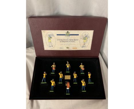 A BOXED BRITIANS THE UNITED STATES ARMY BAND OF WASHINGTON DC TEN PIECE MODEL SOLDIER SET -  NUMBER 5391 - LIMITED EDITION NU