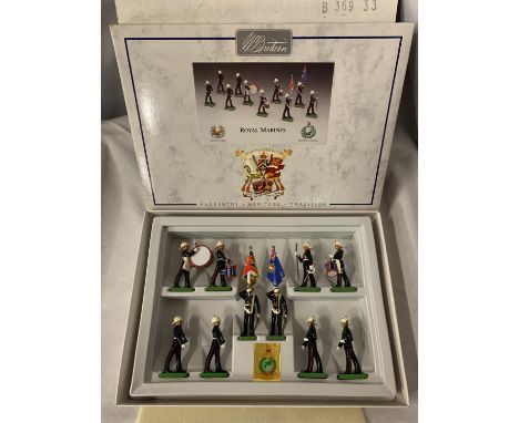 A BOXED BRITAINS ROYAL MARINES TEN PIECE MODEL SOLDIER SET - NUMBER 5804 