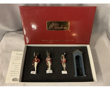 A BOXED BRITAINS 2ND FOOT GUARDS GRENADIERS 1815 FOUR PIECE MODEL SOLDIER SET -  NUMBER 43057 - FROM THE REDCOATS RANGE 
