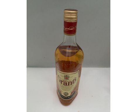 A 1 LITRE BOTTLE OF GRANTS FINEST SCOTCH WHISKY FAMILY RESERVE 