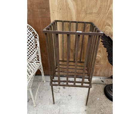 A VINTAGE HEAVY STEEL OUTDOOR FIRE PIT 