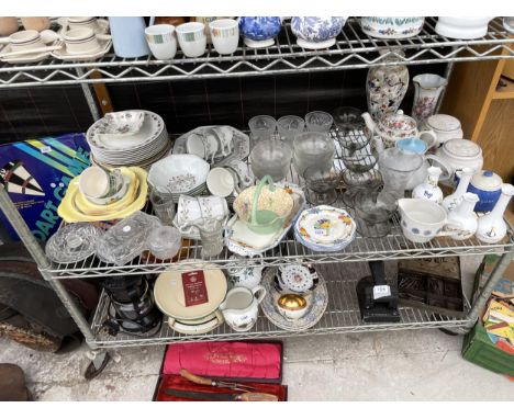 AN ASSORTMENT OF CERAMIC AND GLASS WARE TO INCLUDE PLATES, BOWLS, TEAPOTS AND DESSERT BOWLS ETC 