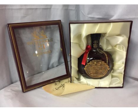 A BOTTLE OF WHYTE AND MACKAY 21 YEARS OLD SCOTCH WHISKY IN A PRESENTATION BOX WITH CERTIFICATE 
