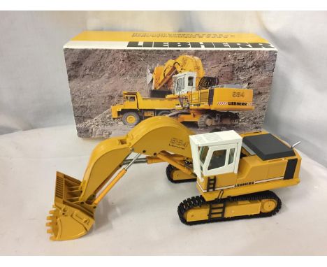 A 1:50 SCALE COLLECTOR MODEL BY CONRAD MODEL 2837 HYDRAULIC EXCAVATOR 984B 