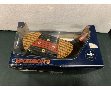 A COLLECTABLE BOXED MCGIBBON'S SPECIAL RESERVE BLENDED SCOTCH WHISKY GOLF CLUB DECANTER 43% VOL, 750ML FROM THE COLLECTOR'S S