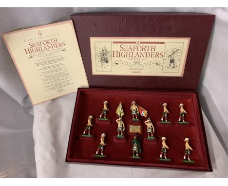 A BOXED BRITIANS SEAFORTH HIGHLANDERS THE ROSS-SHIRE BUFFS DUKE OF ALBANY'S ELEVEN PIECE MODEL SOLDIER SET - NUMBER 5185 - LI