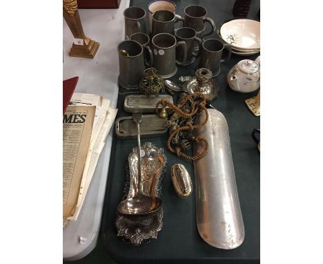 A QUANTITY OF ITEMS TO INCLUDE PEWTER TANKARDS, CANDLESTICK, LARGE LADEL, ETC 