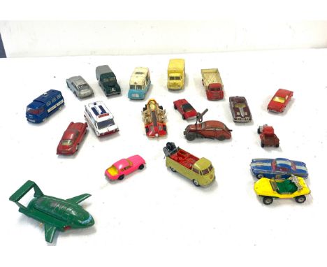 Large selection of vintage dye cast cars includes Matchbox, Corgi etc 