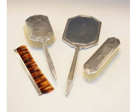 Elizabeth II engine turned silver four piece brush set, Birmingham 1978/1979   Condition: 