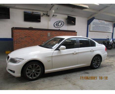 Make &amp; Model: BMw 318I SE Bussiness EdDate of Reg: SP60 UBDColour: Whitecc: 1995MoT: 24-03-2022Fuel Type: PETROLMileage: 