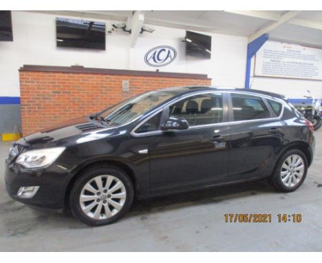 Make &amp; Model: Vauxhall Astra Elite CDTIDate of Reg: GY61 GUHColour: Blackcc: 1956MoT: 30-03-2022Fuel Type: DIESELMileage: