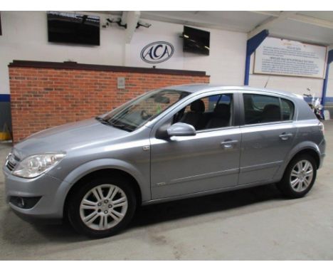 Make &amp; Model: Vauxhall Astra DEsignDate of Reg: YA57 XMVColour: Silvercc: 1598MoT: 16-06-2021Fuel Type: PETROLMileage: 80