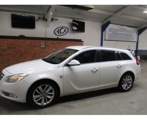 Make &amp; Model: Vauxhall Insignia SRI TurboDate of Reg: DY62 WPFColour: Whitecc: 1362MoT: 27-09-2021Fuel Type: PETROLMileag