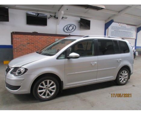 Make &amp; Model: VW Touran Match TDIDate of Reg: KS10 HUZColour: Silvercc: 1896MoT: 21-06-2021Fuel Type: DIESELMileage: 146k