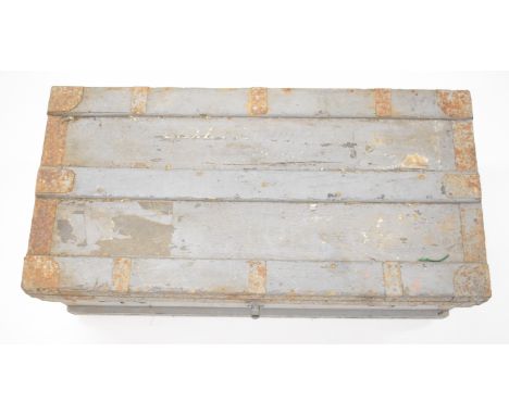 Large wooden trunk with tin or similar lining, L92 x D46 x H37cm, with carry handles&nbsp;