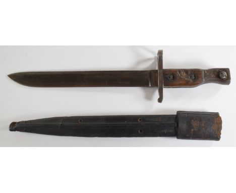 Canadian WW1 Ross bayonet with wooden grips, 25.5cm single edged blade and scabbard PLEASE NOTE:- Before bidding please ensur
