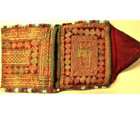 Purse. These small works of art offer the opportunity for embroiderers to express their creativity. 27 x 13cm. Late 20th c. 