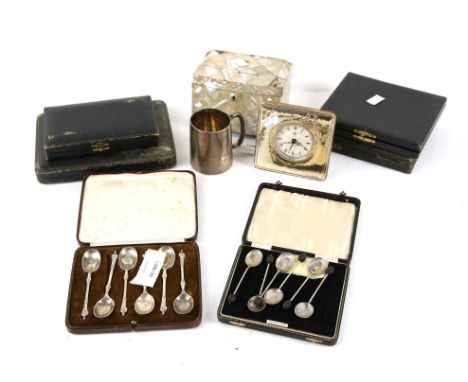 Victorian silver presentation mug London, 1892, cased spoon and pusher, bean topped coffee spoons with shell bowls, cased set