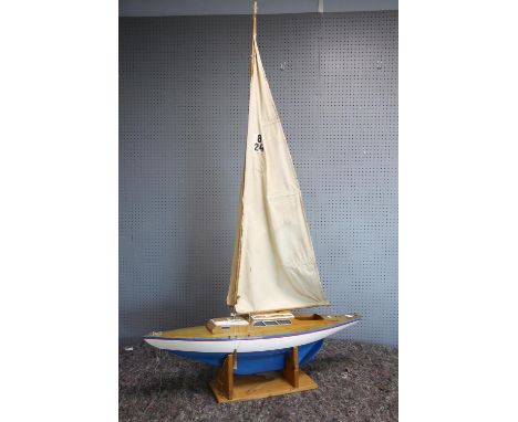 Vintage pond yacht L92cm