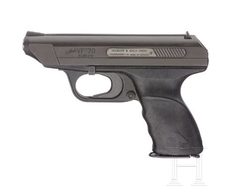 Heckler & Koch Mod. VP 70 Z, 1. Ausführung, mit Anschlagschaft und Beriemung  Kal. 9 mm Luger, Nr. 2215, nummerngleich. Blank