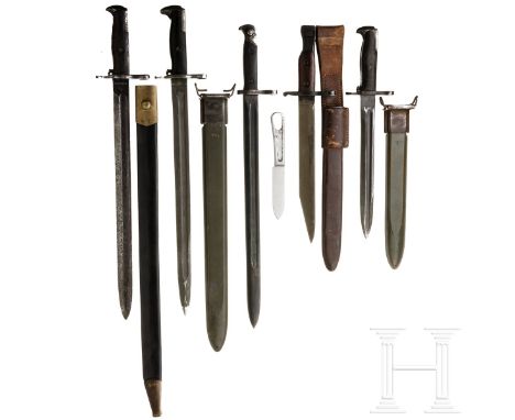 Sechs Seitengewehre, USA/Kanada, circa 1900 - 1945  Bajonett M 1905, an der Klinge (narbig) gestempelt "US 1041220"/ "SA 1918