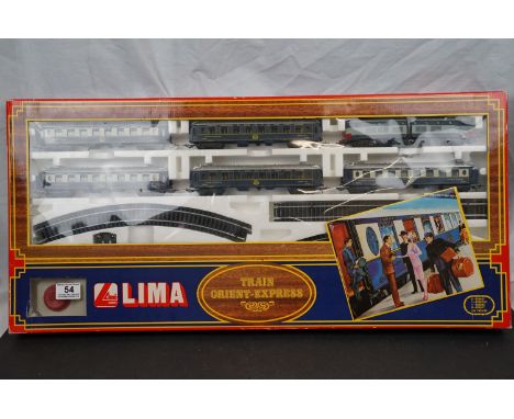Lima HO Gauge 107004T Orient Express Train Set complete with locomotive, 5 x coaches, train etc, appears unused 
