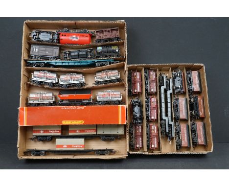 30 OO gauge items of rolling stock to include a boxed Hornby R633 Freightliner Wagon and containers, Triang, Lima, Hornby, Ma