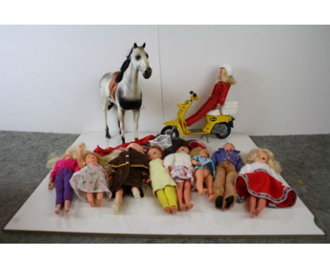 Six original Pedigree Sindy dolls all in clothing plus a Paul doll, 2 x other fashion dolls of a similar vintage and Sindy mo
