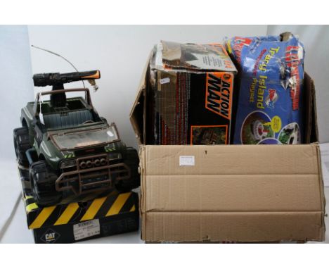 Collection of Hasbro Action Man figures and vehicles to include Skateboard Extreme, 4 x 4 (grubby box), Super Bike, Dr X, etc