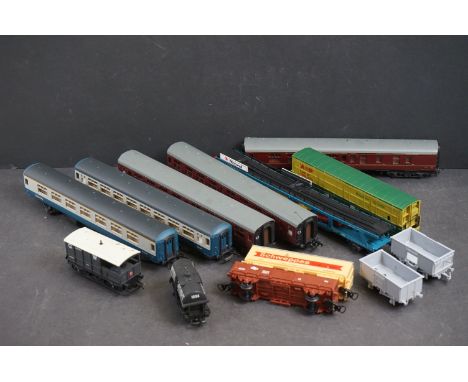 13 OO gauge items of rolling stock to include Mainline, Lima and Hornby featuring Car Transporter, Coaches and wagons 