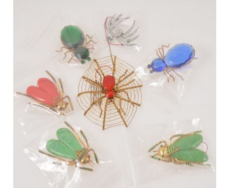 Sixteen vintage spider and bug brooches, a 7cm gilt metal spider in a web, gilt metal spider with a blue cabochon body, pearl