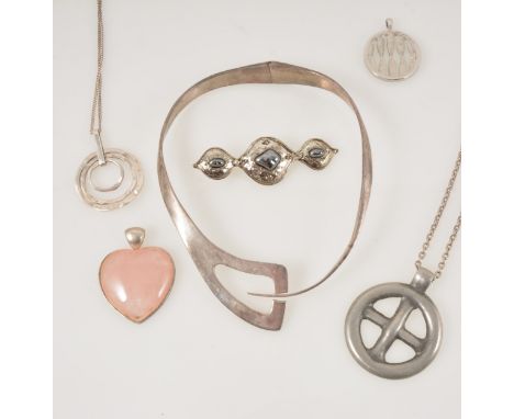 A collection of modern and vintage silver and white metal jewellery, some hallmarked, some Mexican, a rose quartz heart penda