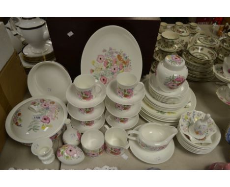 A Wedgwood Meadow Sweet (R4528) dinner and tea service inc. tureen and meat plate. 