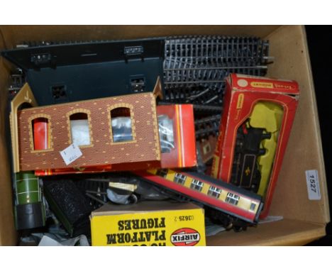 Hornby/Tri-Ang OO Gauge - 4-6-2 Flying Scotsman locomotive and eight whell tender, no. 4472, unboxed; RO57 0-4-0 Caledonian s