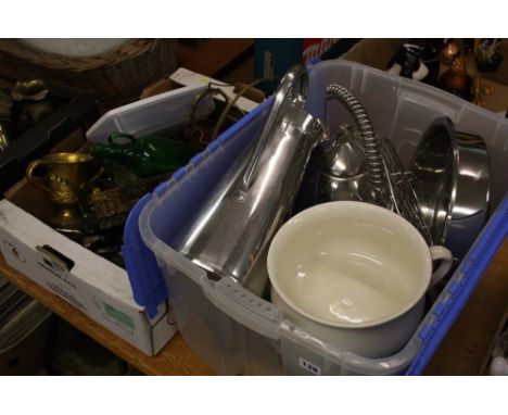 2 Boxes including part desk set etc.
