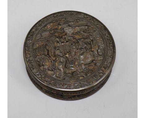 A 19th century Chinese tortoiseshell snuff box