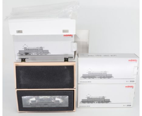Konvolut: 3 x Märklin, Spur H0, Sammlungsauflösung, Elektrolokomotive BR E 94, Art.-Nr. 37229, alle im Originalkarton und in 