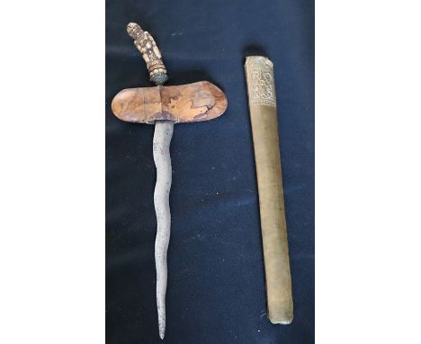 Kris / Keris / Krummdolch, fein geschnitzter Griff, Bein, Länge: gesamt 64 cm, Klinge 38 cm. Kris / Keris / scimitar dagger, 